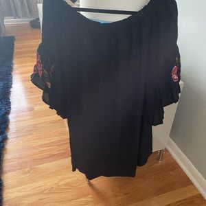 2X flirty dress with bell sleeves & embroidered roses on sleeves